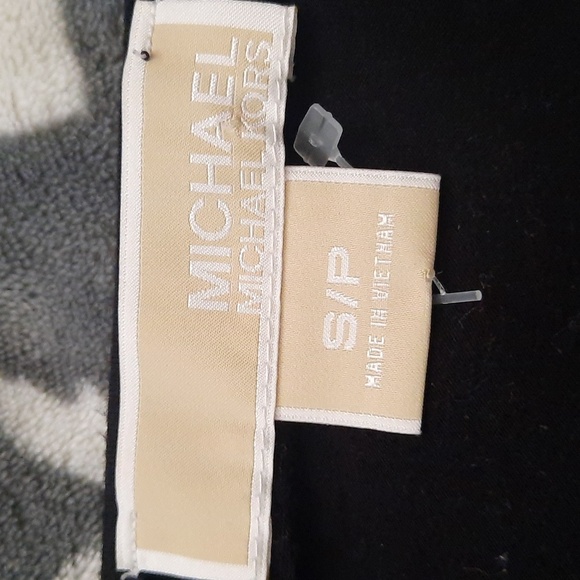 Michael Michael Kors Black Fringe Trim 3/4 Sleeve Cuff Hemline Tshirt Size SP - Picture 4 of 7